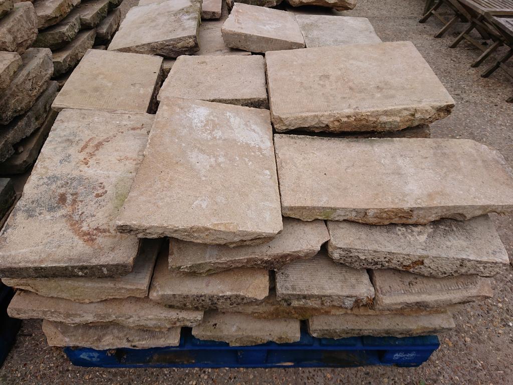 <p>Reclaimed Purbeck Flagstone</p><p>Nice smooth flat surface</p><p>24 m2 available